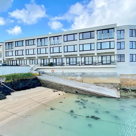 14 The Old Boatyard 度假居 *